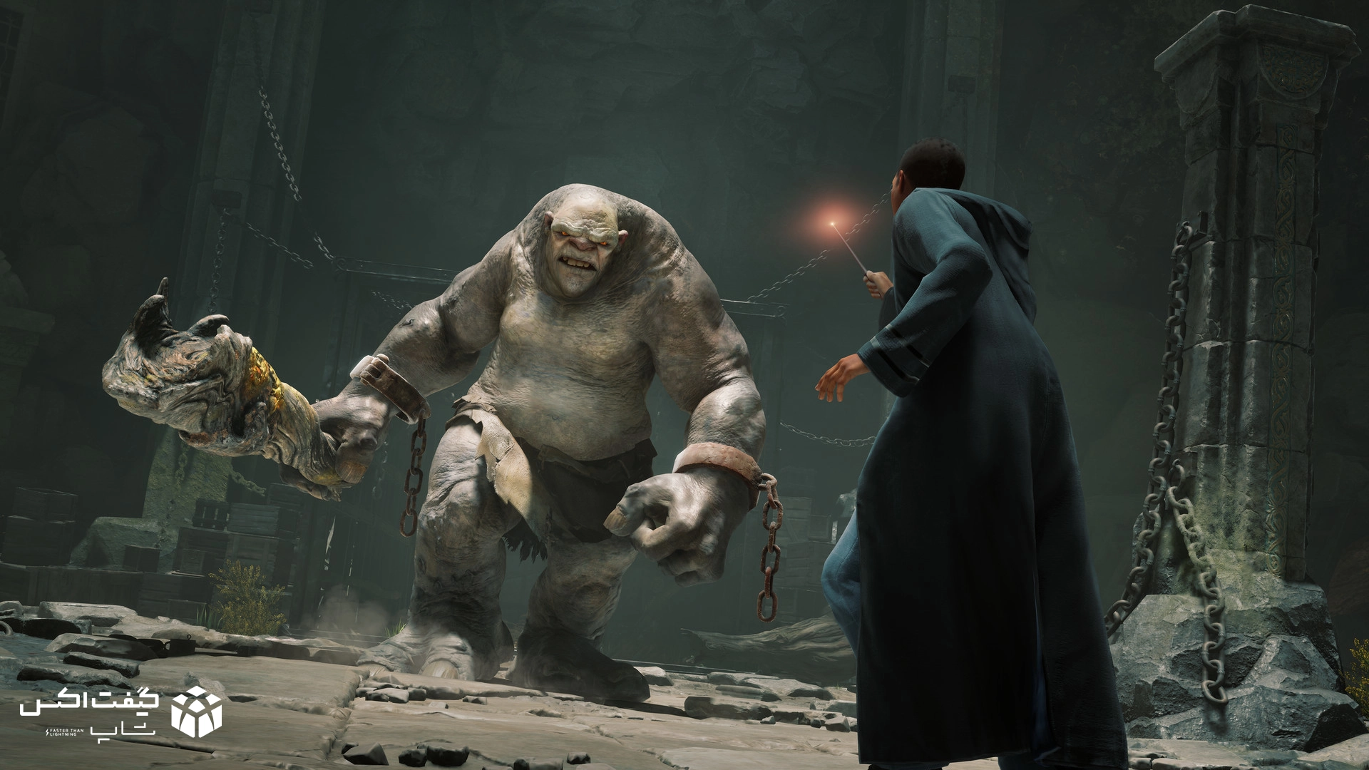 مبارزه شخصیت اصلی بازی Hogwarts Legacy Digital Deluxe برای Xbox با غول غول‌پیکر در محیط زندان زیرزمینی و تاریک با استفاده از چوب جادویی