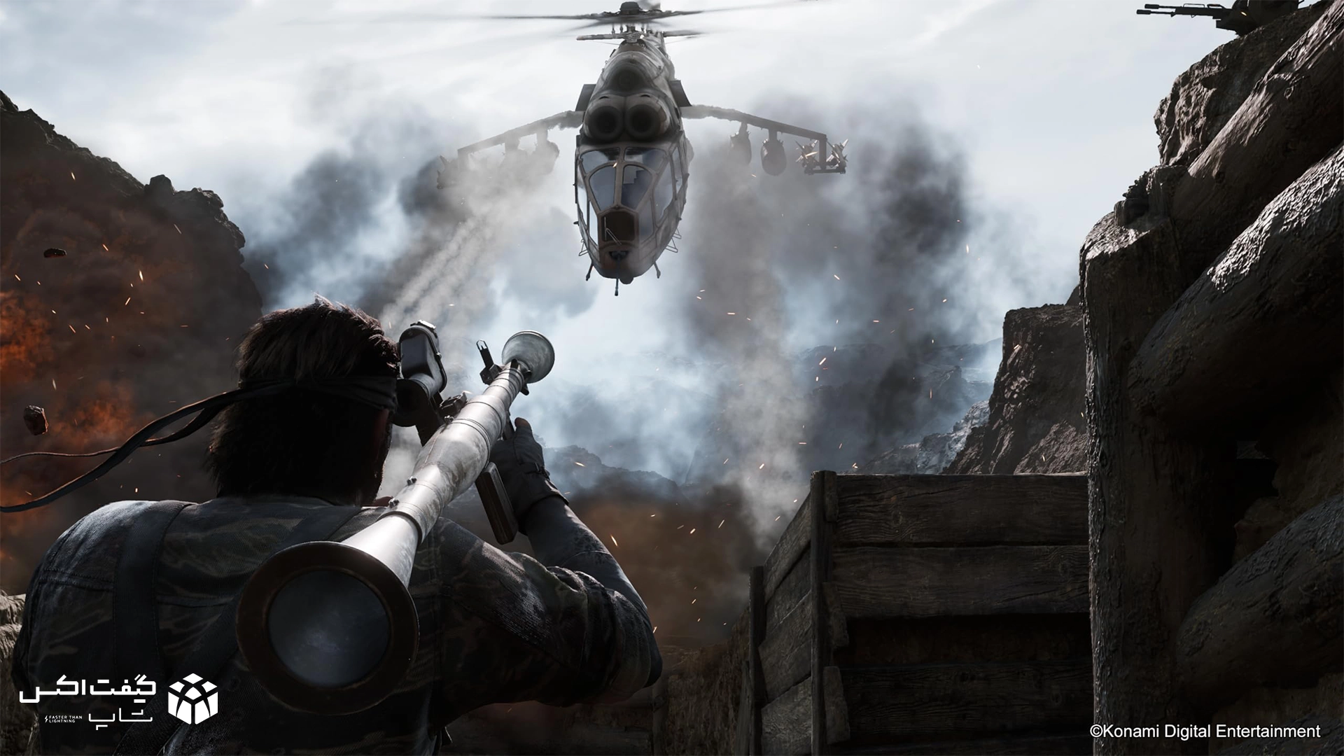 صحنه اکشن بازی METAL GEAR SOLID Δ: SNAKE EATER Digital Deluxe برای Xbox، اسنیک با راکت‌انداز در حال هدف‌گیری هلیکوپتر جنگی