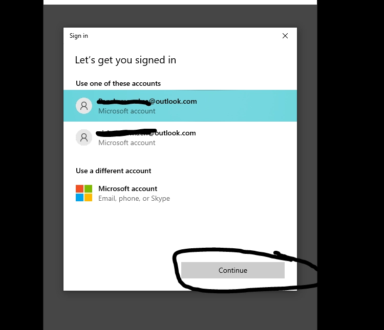 اسکرینشات از صفحه "Let's get you signed in" که در آن ایمیل اکانت شخصی کاربر هایلایت شده است